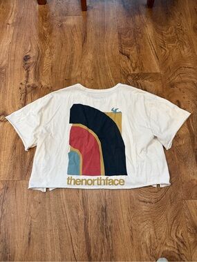 Super Cute North Face Graphic Tee